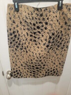 Worth Size 6 Leopard Print Wool Blend Pencil Skirt 16.5" Waist and 23" Lentgh